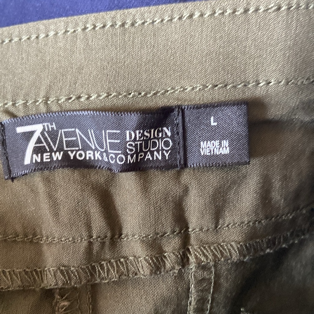 7th Avenue-Olive and Navy Women's stretchy Shorts-sz large - Picture 5 of 7